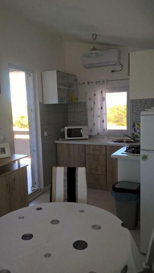 Apartment Kamelia Vir Bagian luar foto